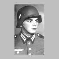 022-0057 Fritz Albrozeit aus Goldbach, geb. am 09.12.1917. Er starb am 19.06.1942 in Russland..jpg